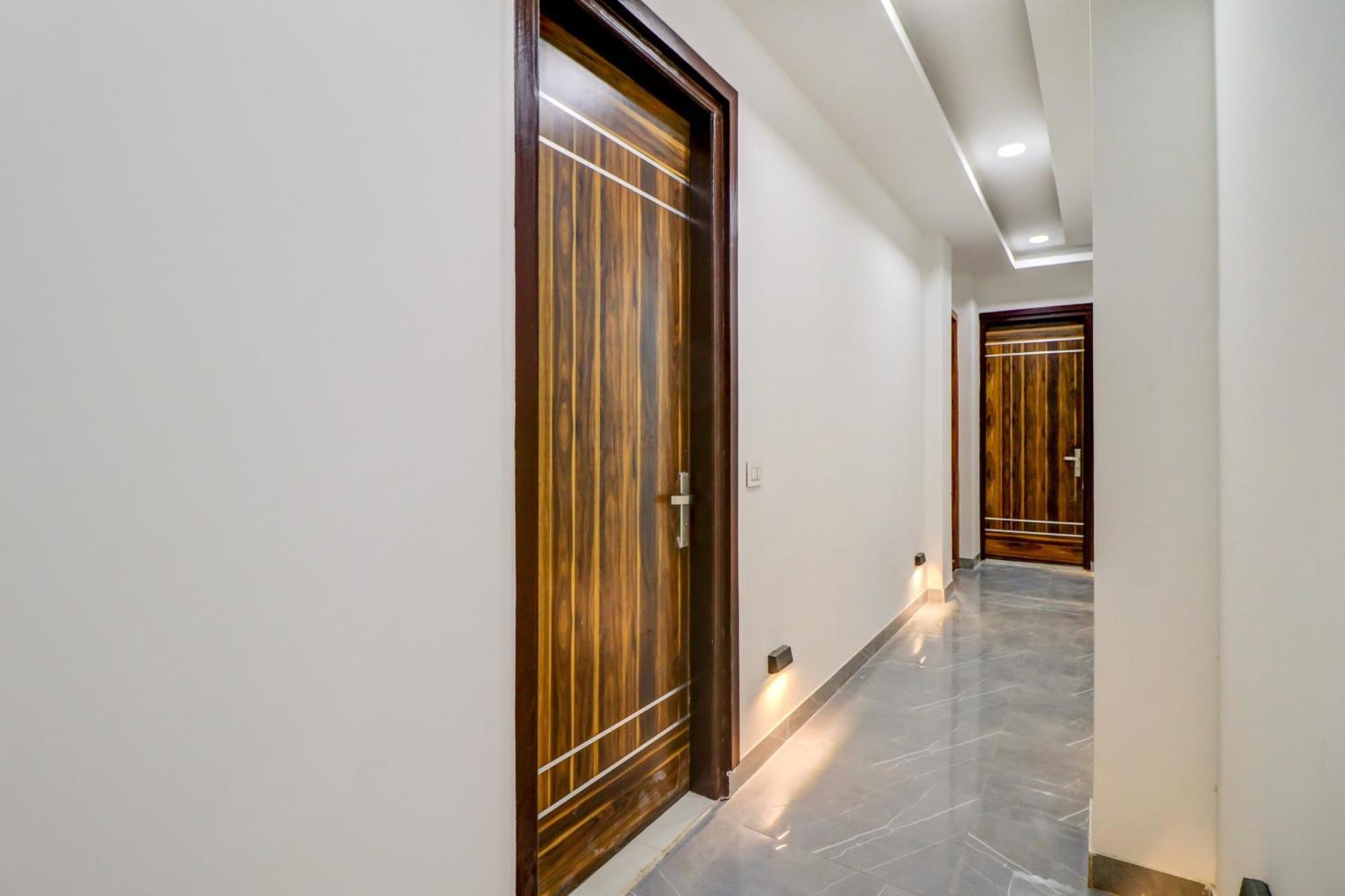 Oyo Flagship 80318 Hotel Sai Plaza Near Indira Gandhi International Airport New Delhi Exterior photo